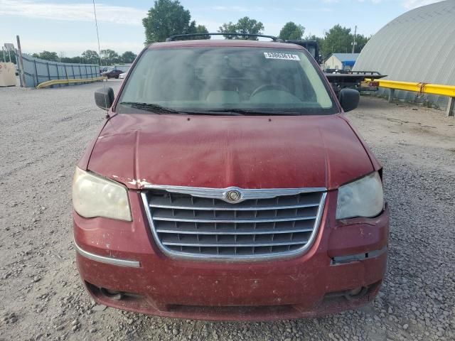 2009 Chrysler Town & Country LX