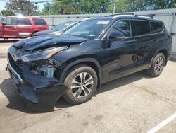 Salvage cars for sale at Moraine, OH auction: 2022 Toyota Highlander XLE