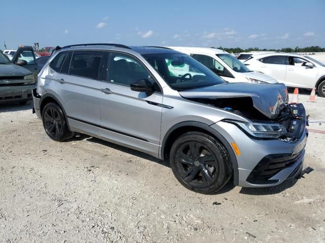 2023 Volkswagen Tiguan SE R-LINE Black