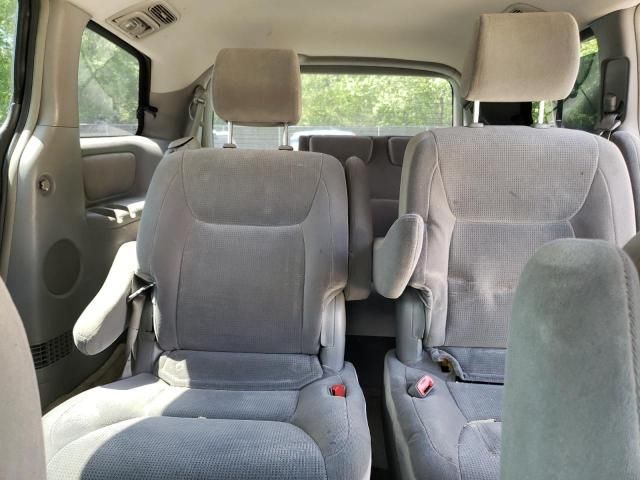 2005 Toyota Sienna CE