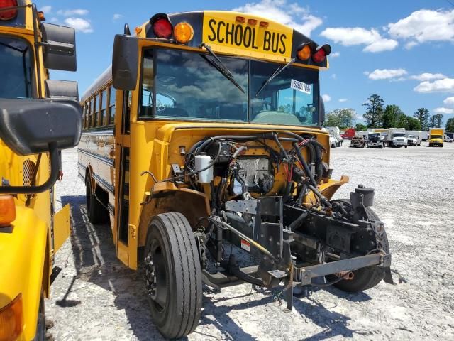 2005 Freightliner Chassis FS65