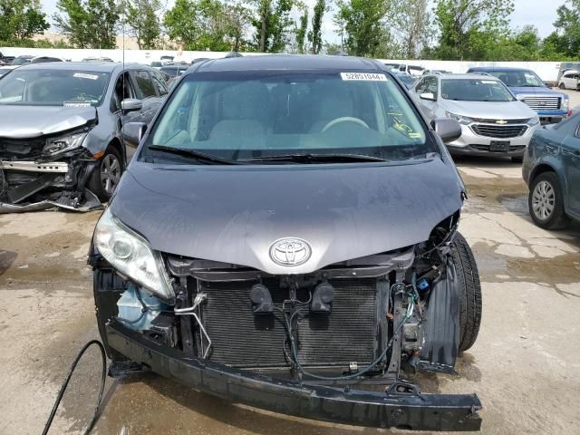 2013 Toyota Sienna LE