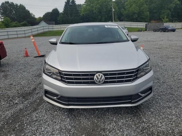 2016 Volkswagen Passat SE