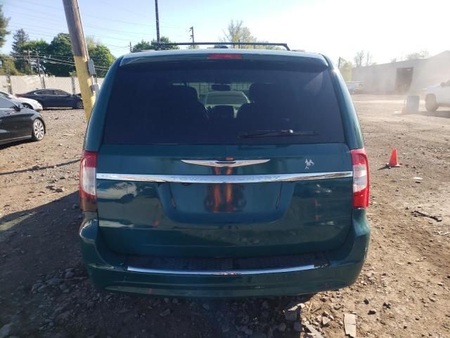 2014 Chrysler Town & Country Touring L