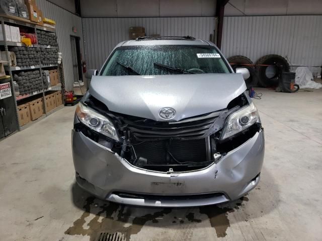 2014 Toyota Sienna XLE