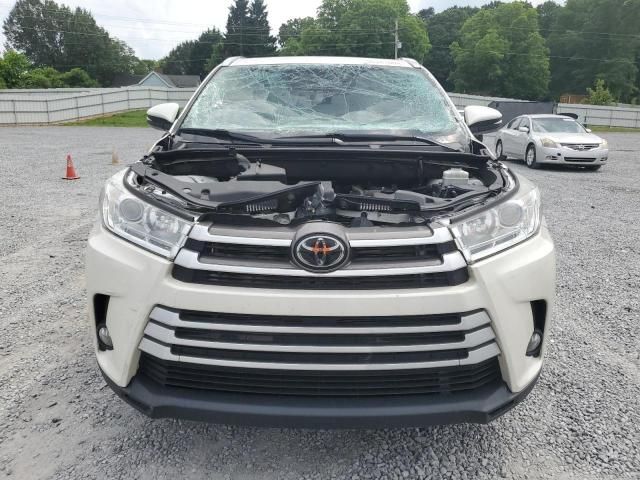 2018 Toyota Highlander SE