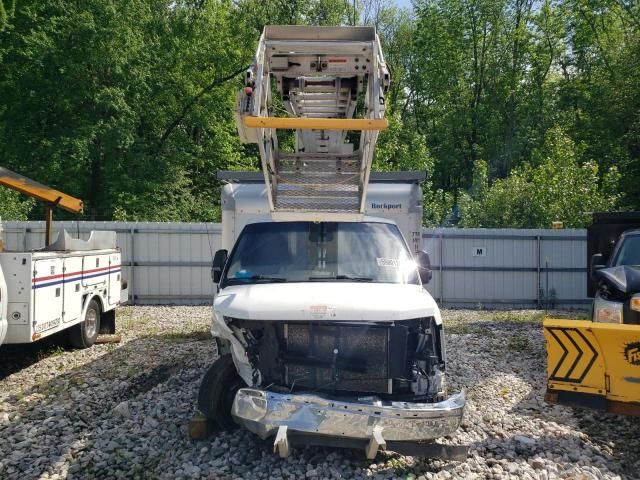 2017 Chevrolet Express G4500