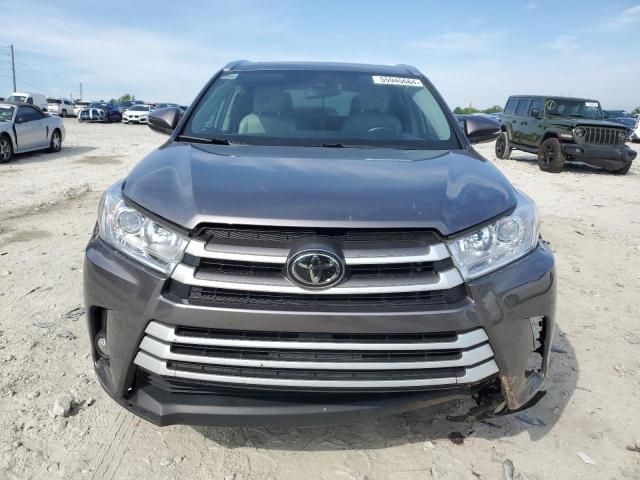 2019 Toyota Highlander SE