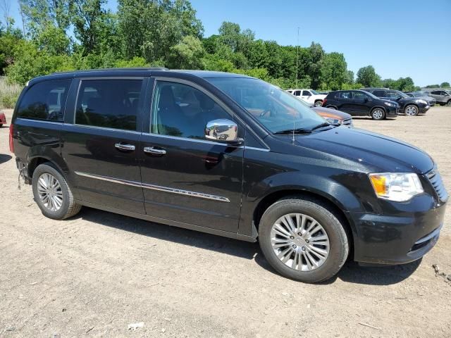 2016 Chrysler Town & Country Touring L