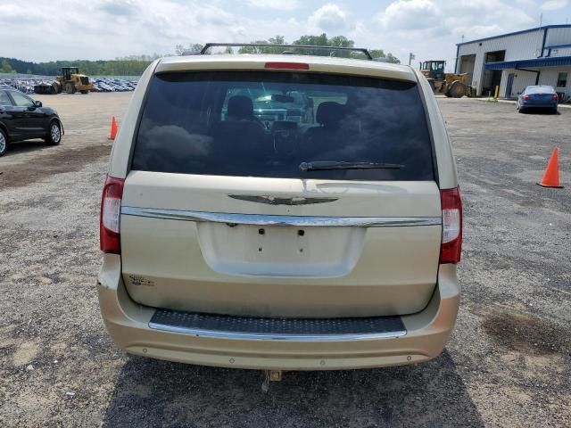 2011 Chrysler Town & Country Touring L