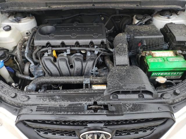 2009 KIA Rondo Base