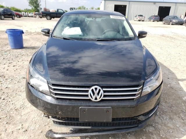 2013 Volkswagen Passat SE