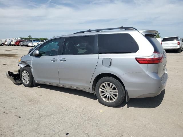 2017 Toyota Sienna XLE