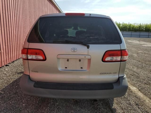 2001 Toyota Sienna CE