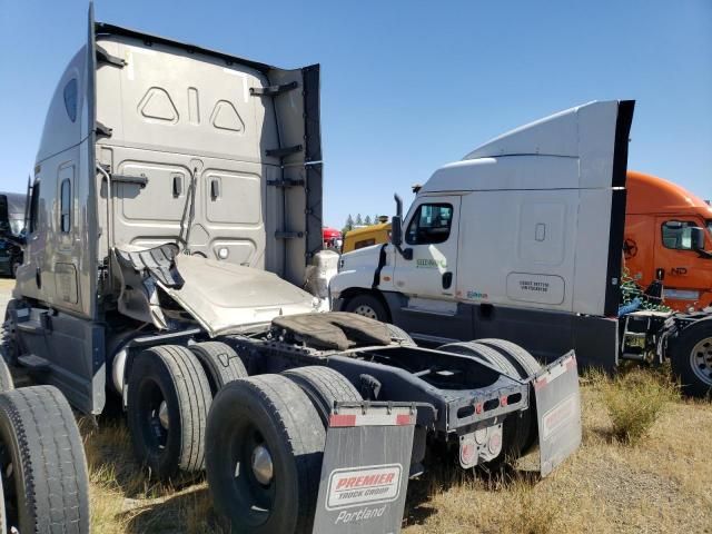 2022 Freightliner Cascadia 126