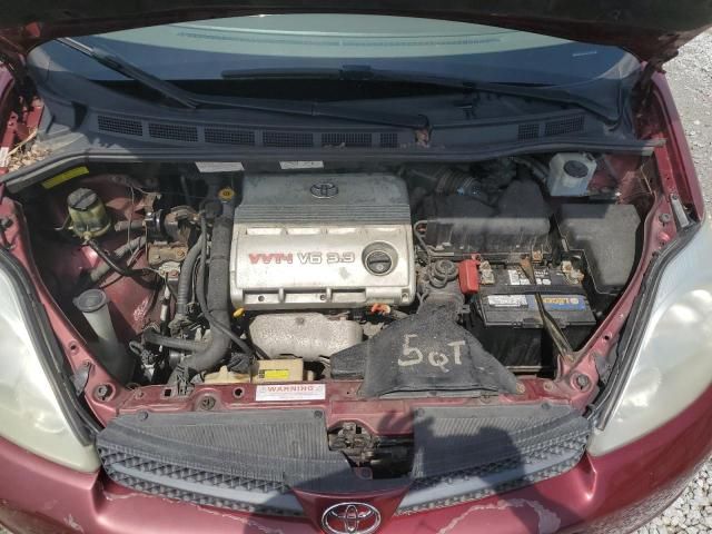 2004 Toyota Sienna CE