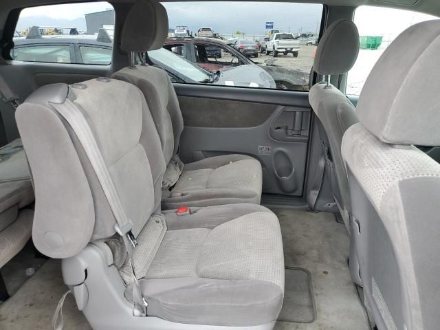 2010 Toyota Sienna CE