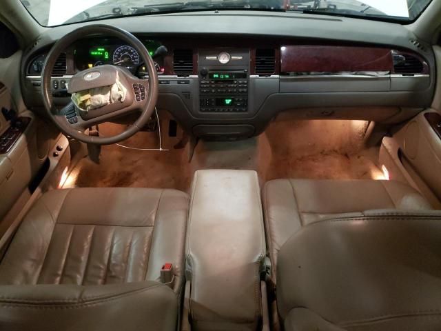 2004 Lincoln Town Car Executive