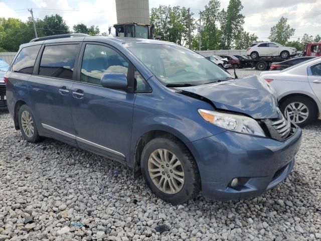 2016 Toyota Sienna XLE