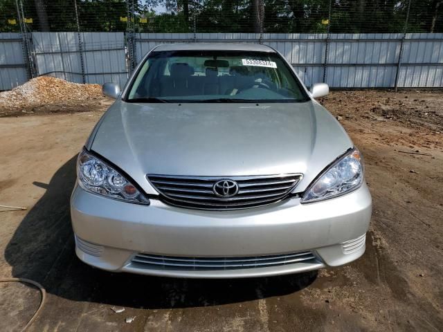 2005 Toyota Camry LE