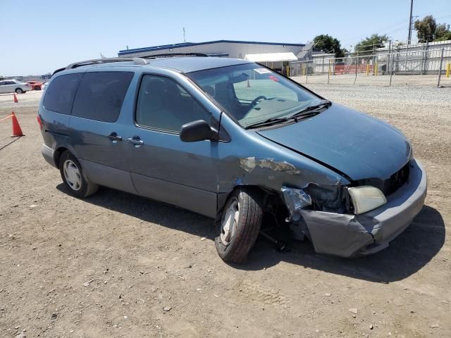 2001 Toyota Sienna LE