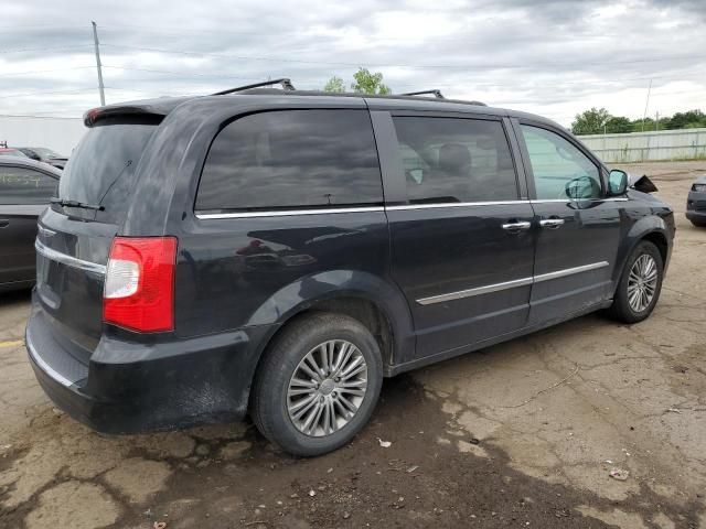 2014 Chrysler Town & Country Touring L