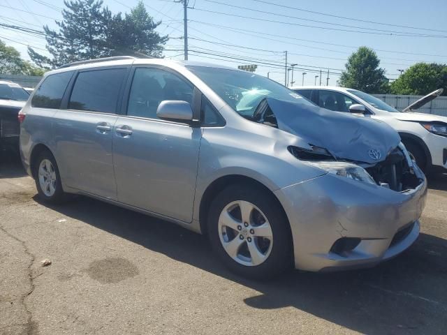 2017 Toyota Sienna LE