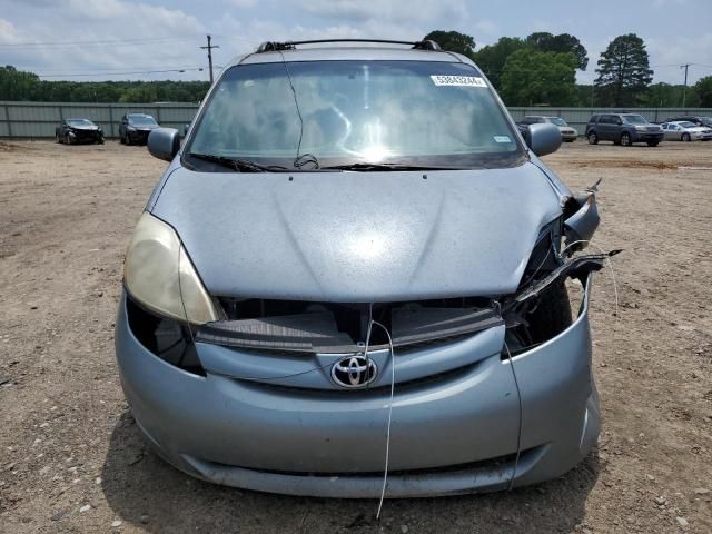 2010 Toyota Sienna XLE