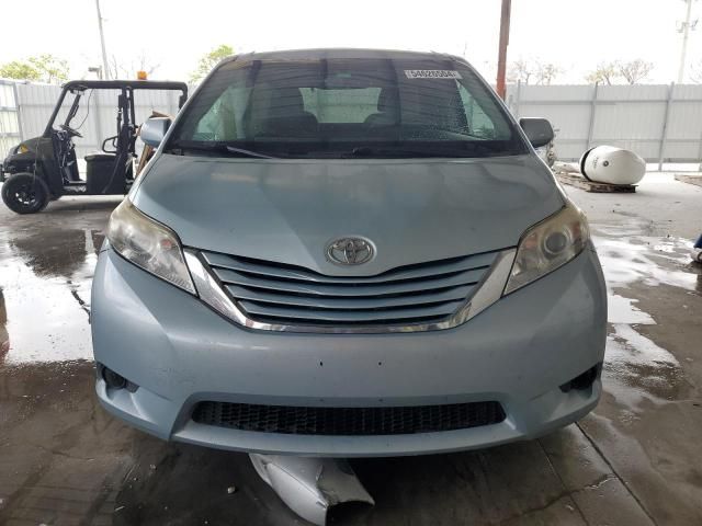 2015 Toyota Sienna LE