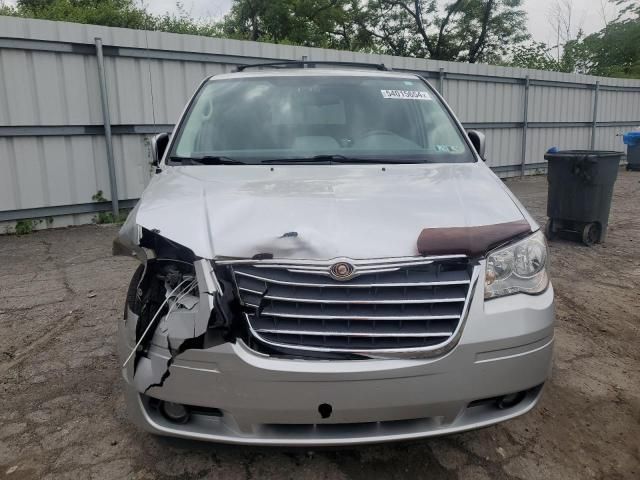 2009 Chrysler Town & Country Touring