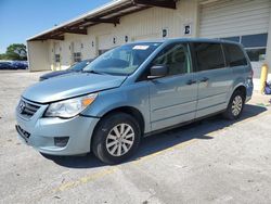 Salvage cars for sale from Copart Dyer, IN: 2009 Volkswagen Routan S