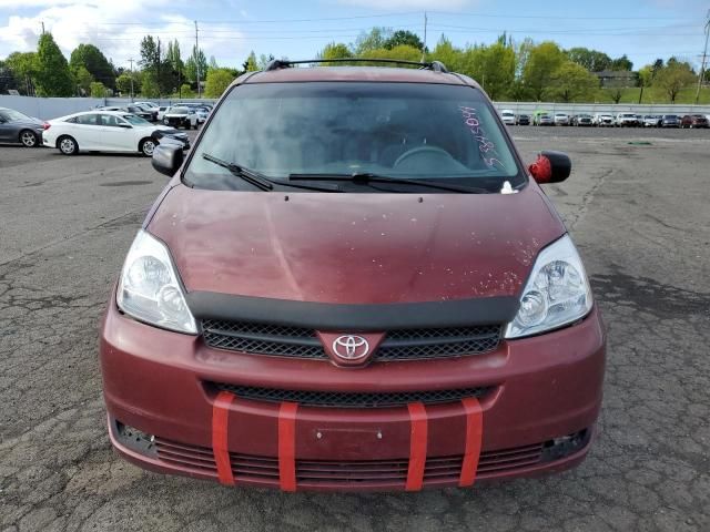 2004 Toyota Sienna CE