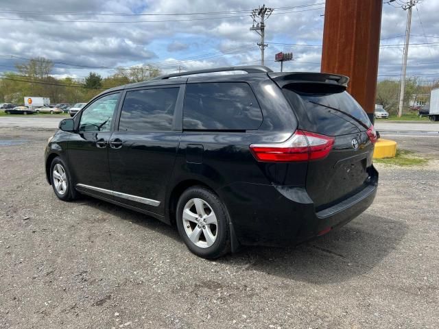 2015 Toyota Sienna LE