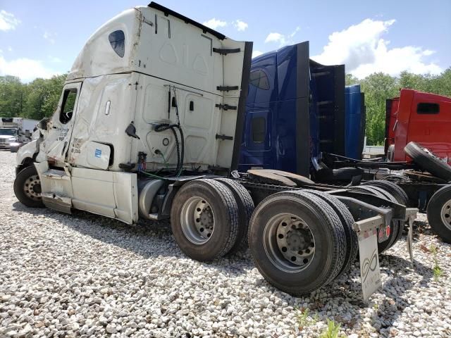 2020 Freightliner Cascadia 126