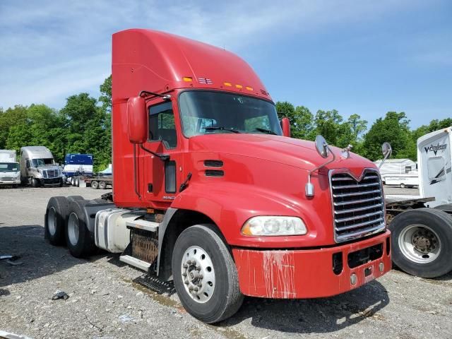 2017 Mack 600 CXU600