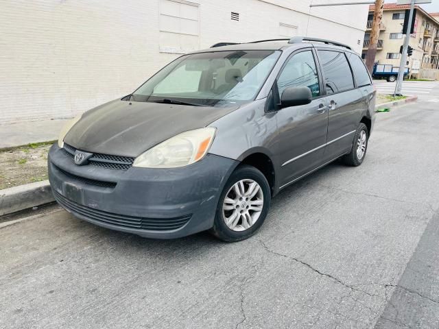 2004 Toyota Sienna CE