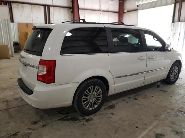 2014 Chrysler Town & Country Touring L