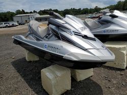 Botes dañados por inundaciones a la venta en subasta: 2013 Yamaha Jetski