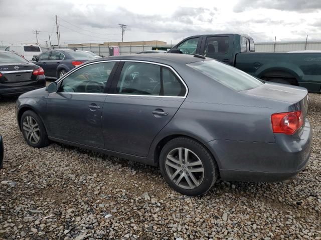 2005 Volkswagen New Jetta 2.5L Option Package 2