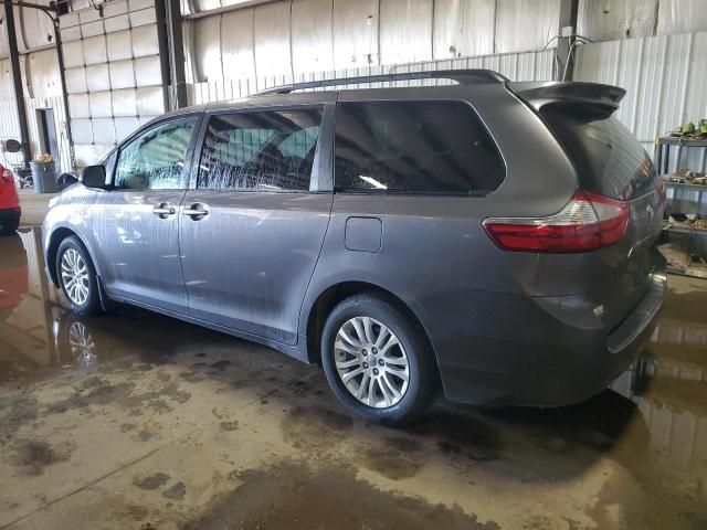 2017 Toyota Sienna XLE