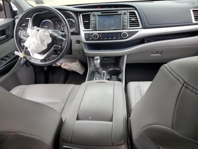 2019 Toyota Highlander SE