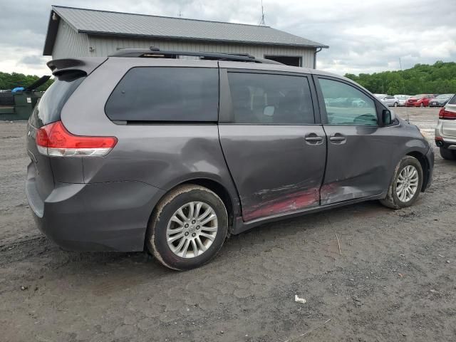 2011 Toyota Sienna XLE