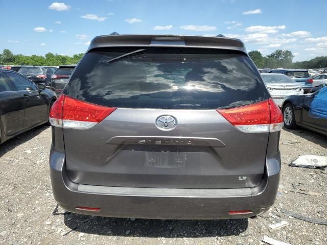 2011 Toyota Sienna LE