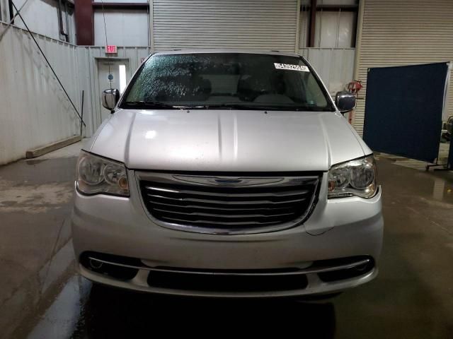 2012 Chrysler Town & Country Touring L