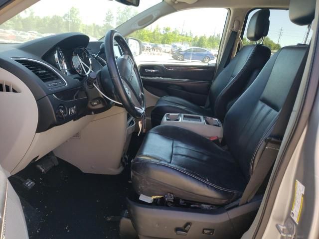 2014 Chrysler Town & Country Touring L