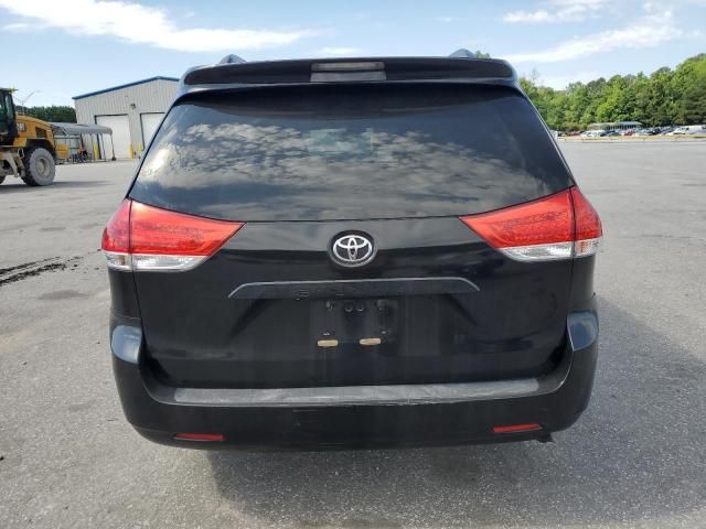 2011 Toyota Sienna LE