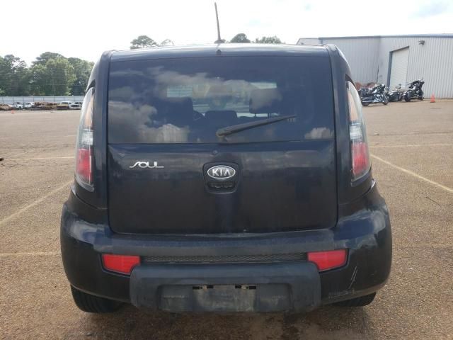 2010 KIA Soul +