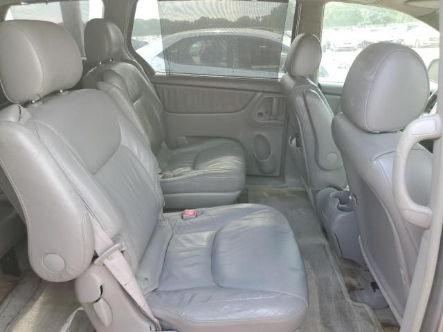 2005 Toyota Sienna XLE