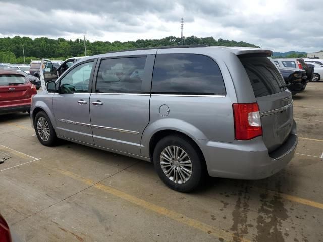 2013 Chrysler Town & Country Touring L