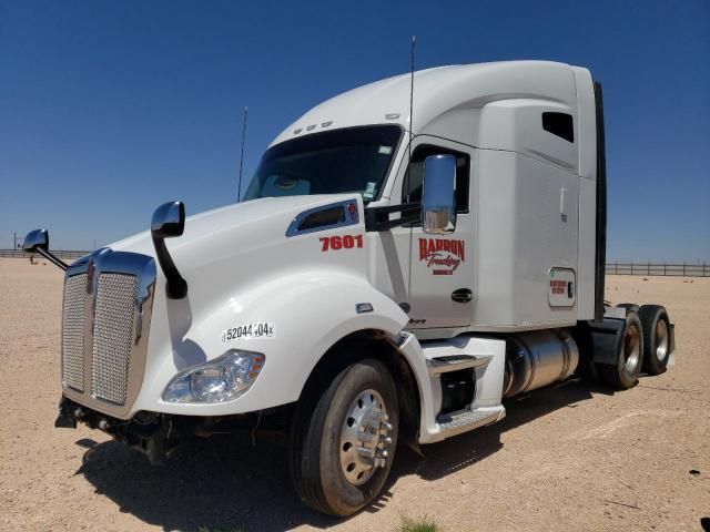 2018 Kenworth Construction T680